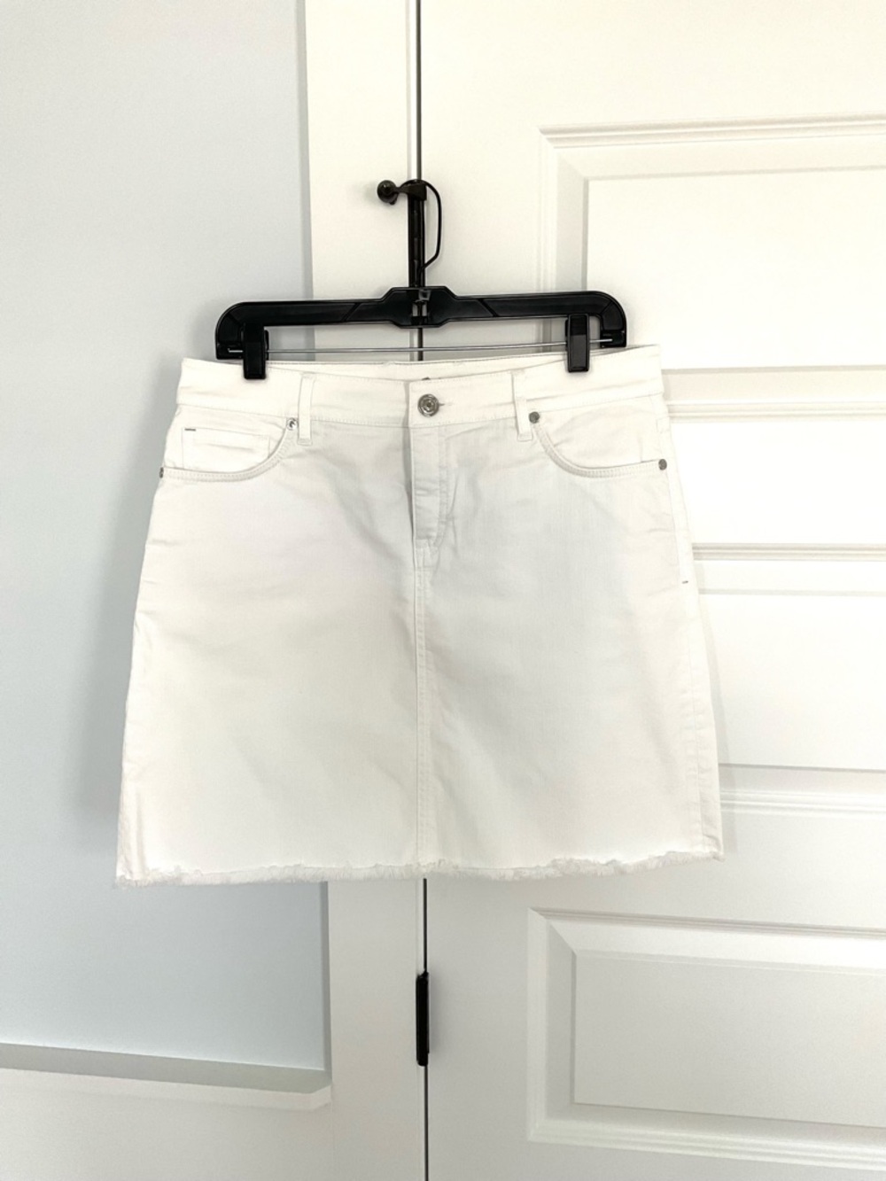 Tommy Bahama White Denim Skirt, Size 10